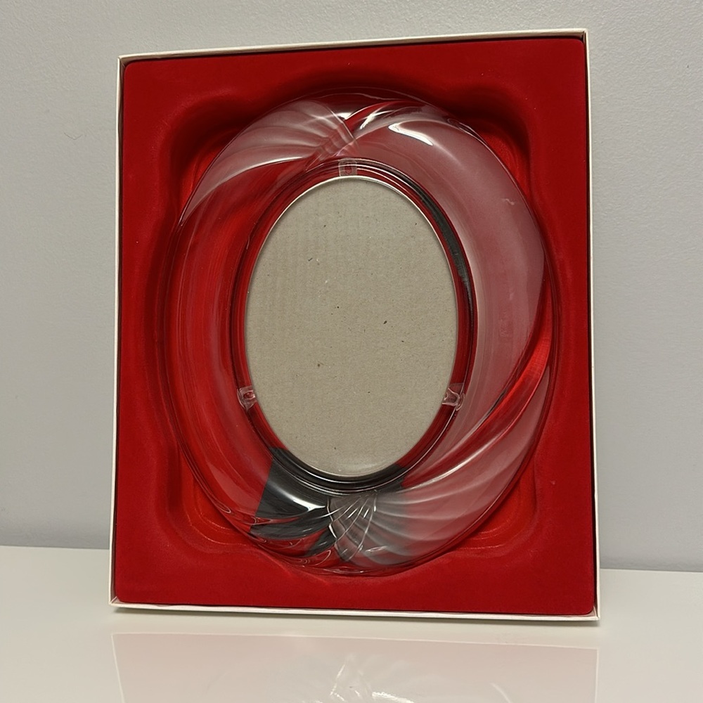 NWOT Vintage Mikasa Home Beautiful Scarlett Crystal Glass Oval Picture Frame